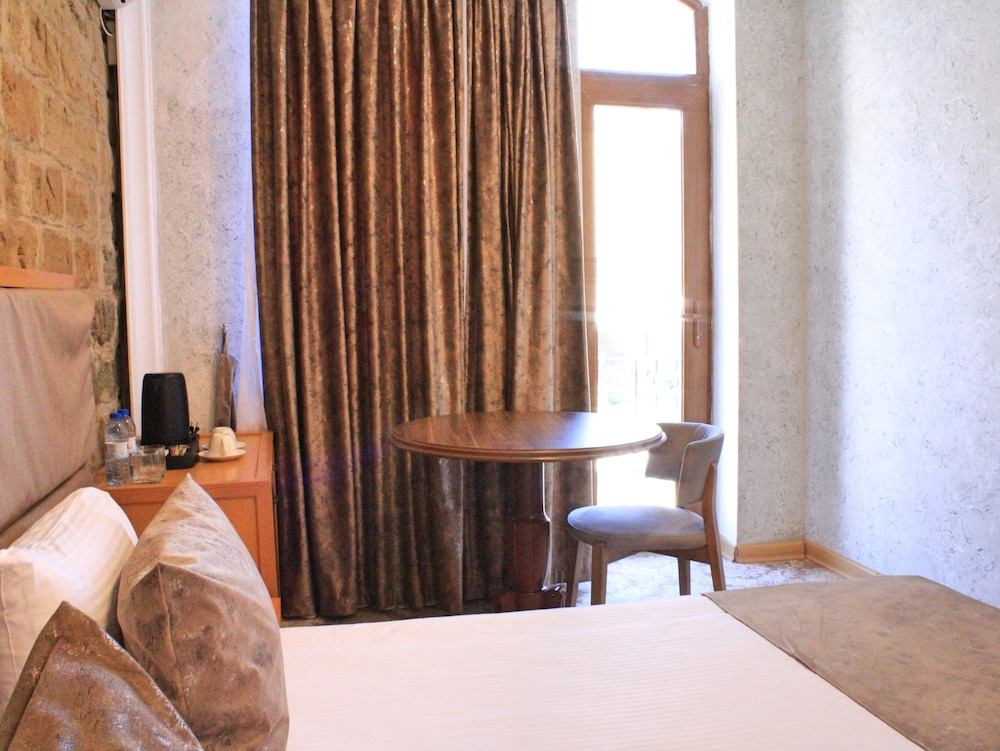 Deluxe Twin Room, Balcony, City View photo 3