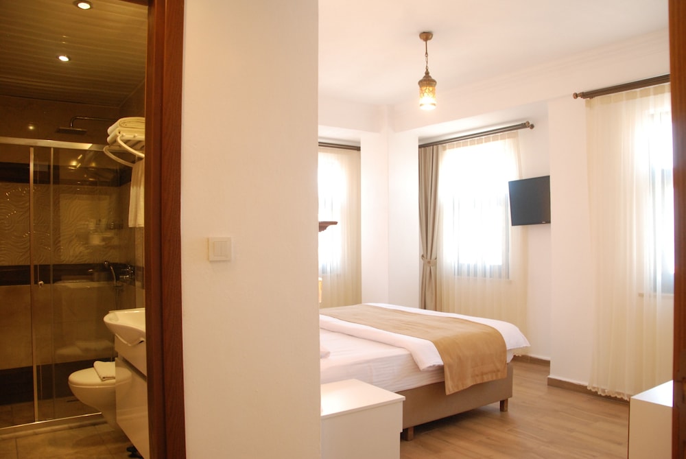Standard Double Room, 1 Bedroom, Non Smoking, Sea View photo 3
