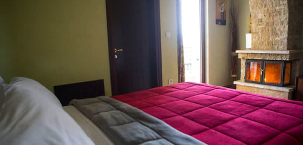 Double Room, 1 Double Bed, Fireplace, Mountain View photo 2