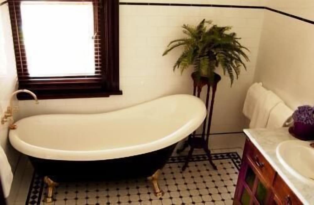 Superior Room, Non Smoking, Bathtub (Romance Suite) photo 2