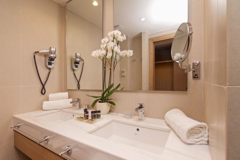 Deluxe Double Room (Asterias) photo 3