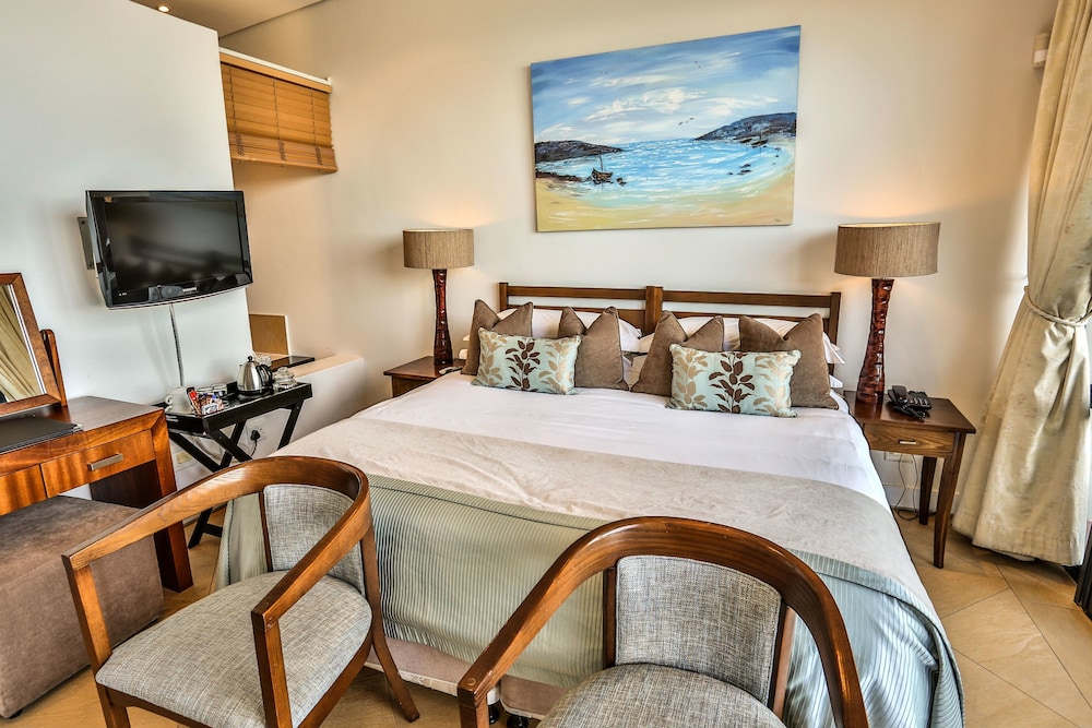 Superior Room, 1 King Bed photo 2