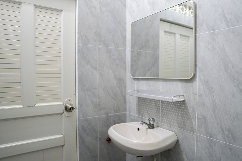 Standard Twin Room - Photo 6