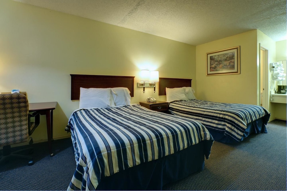 Room, 2 Double Beds, Smoking photo 1