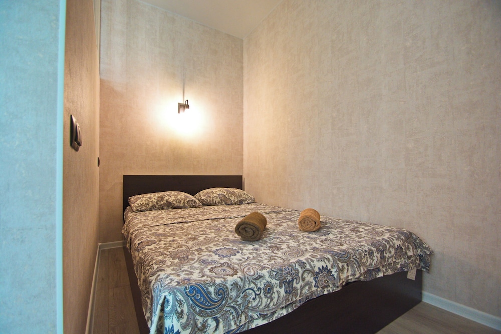 Basic Apartment, 1 Queen Bed, Kitchen (Nikola Tesla, 24-86)