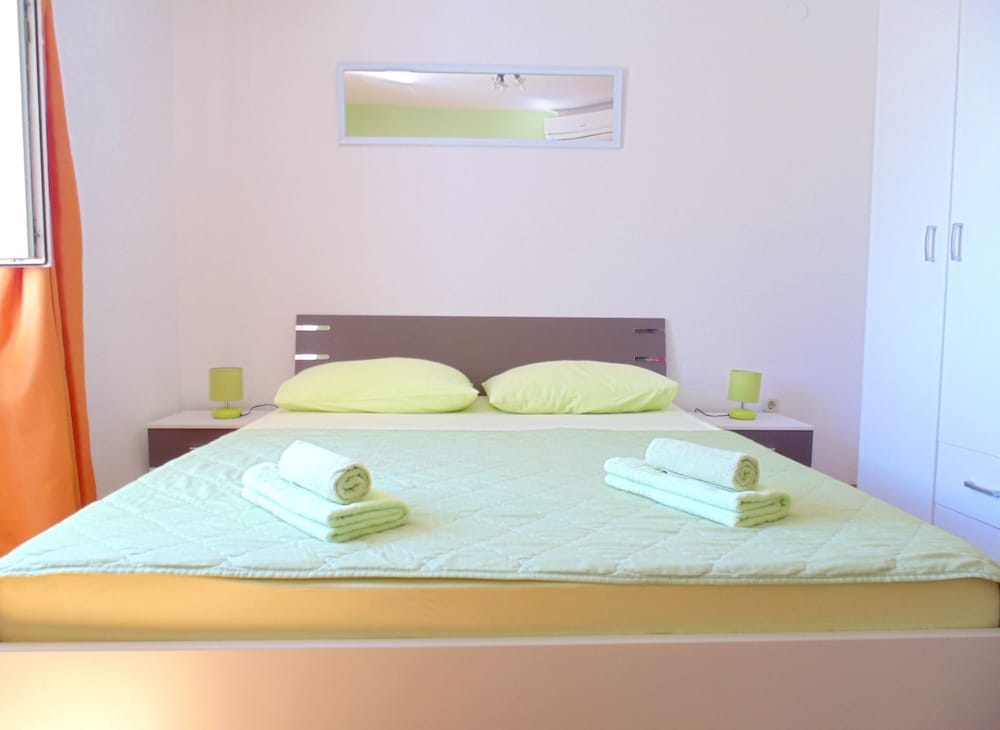 Double Room, 1 Queen Bed, City View