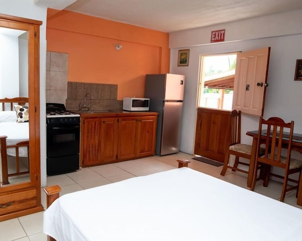 Traditional Studio, 2 Double Beds, Non Smoking, Air conditioning photo 2
