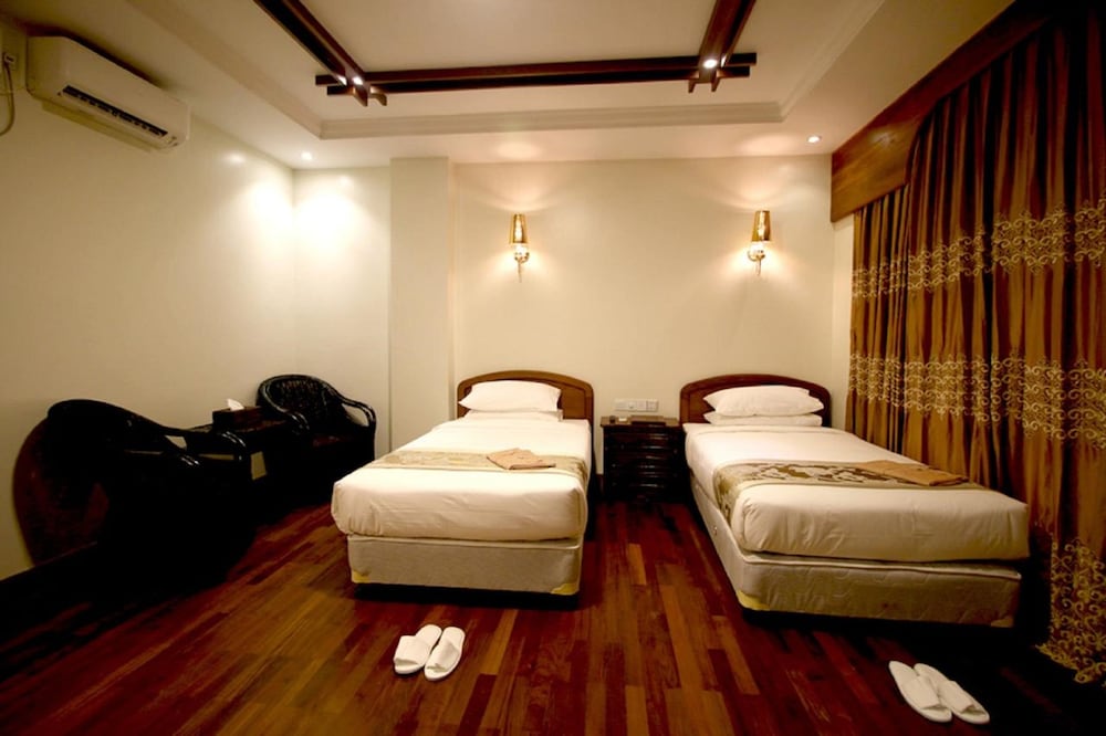 Deluxe Double or Twin Room photo 2