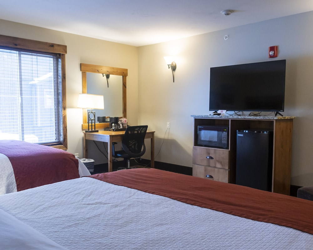 Deluxe Double Room, 2 Queen Beds, Accessible - Photo 2