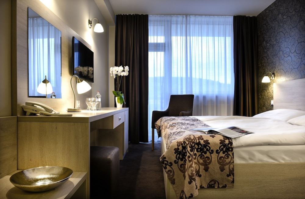 Classic Double Room, City View photo 1