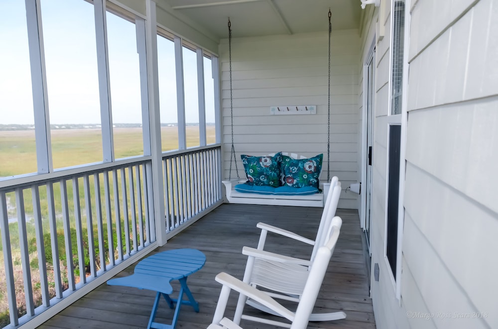 Grand Room, 1 King Bed, Non Smoking (Hatteras) photo 3