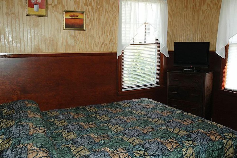 Premium Cottage, 2 Bedrooms, Kitchen, Deck with Lake View