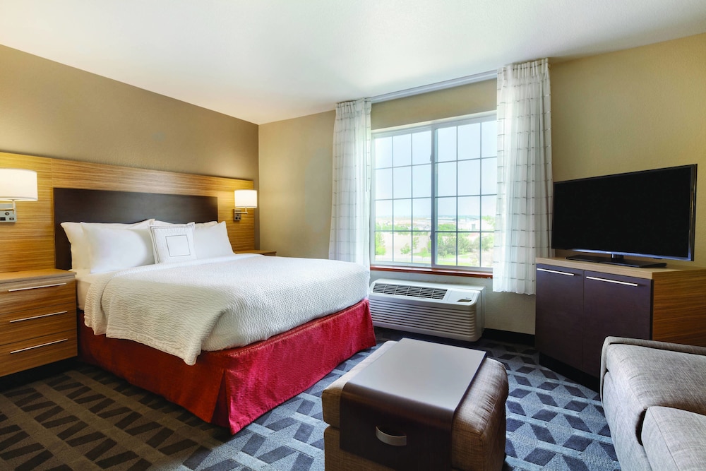 Studio Suite, 1 Queen Bed with Sofa bed (Mobility Accessible, Roll-In Shower) photo 2