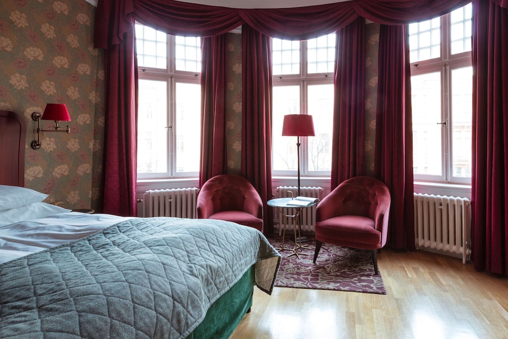 Superior room thumbnail 6