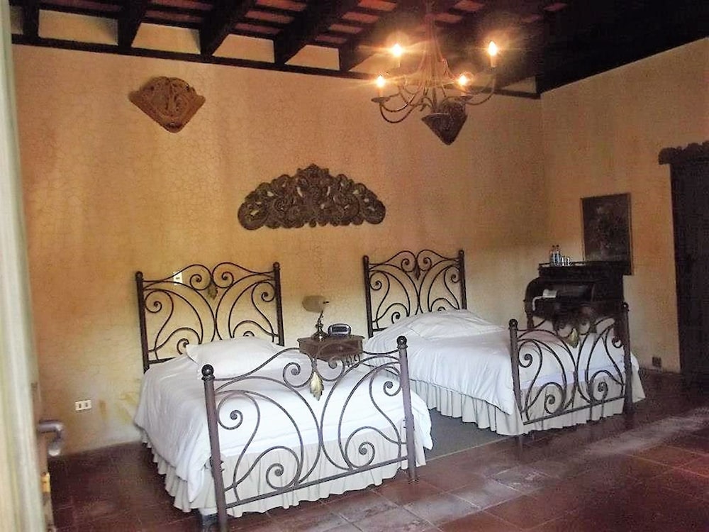 Classic Double or Twin Room, 2 Double Beds, Non Smoking photo 3