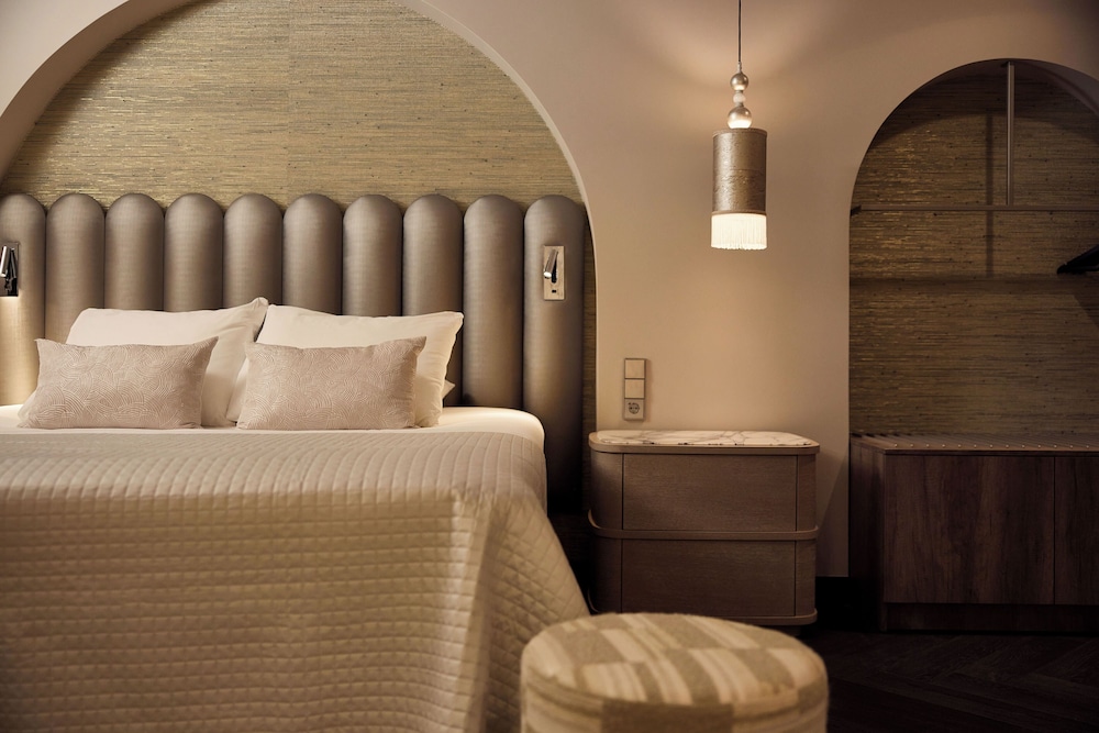 Luxury Suite photo 3