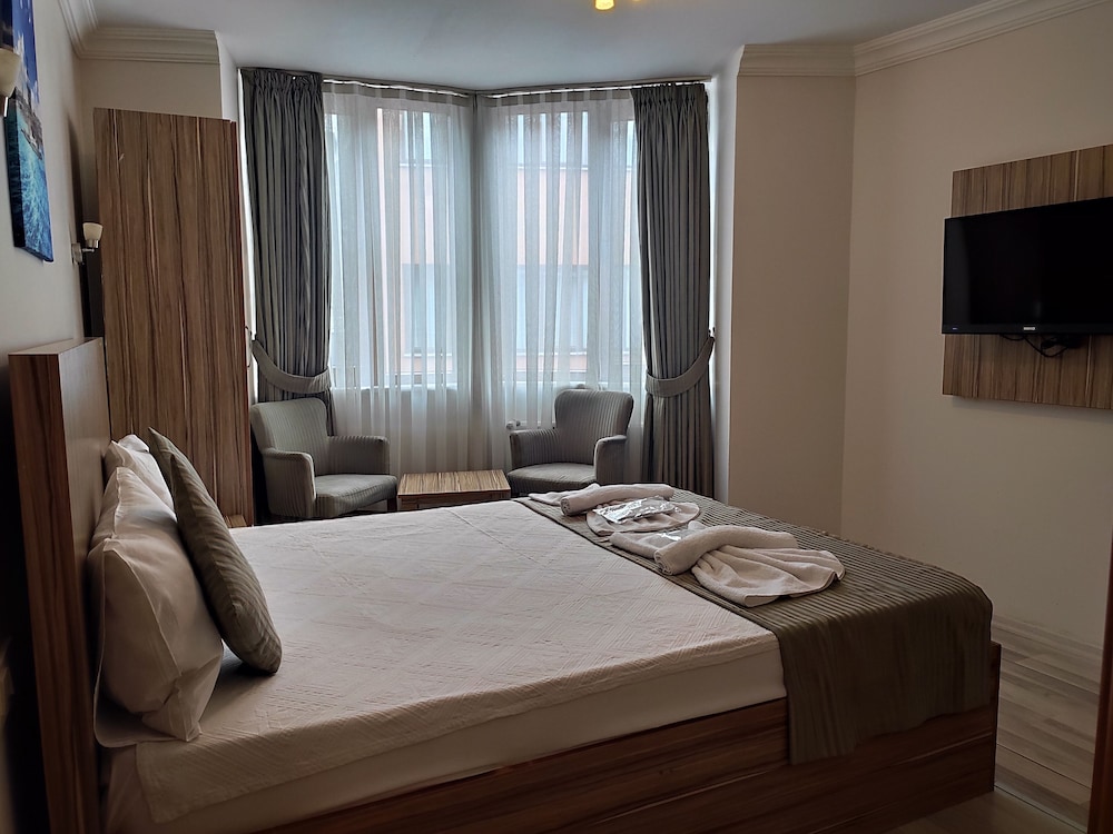 Classic Room, 1 Double Bed, City View photo 2