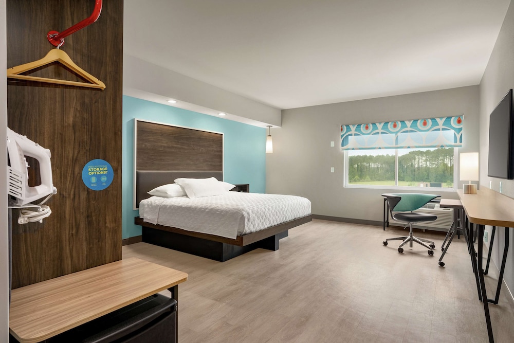 Room, 1 King Bed, Accessible (Hearing) at Tru By Hilton Florence I-95 in Florence