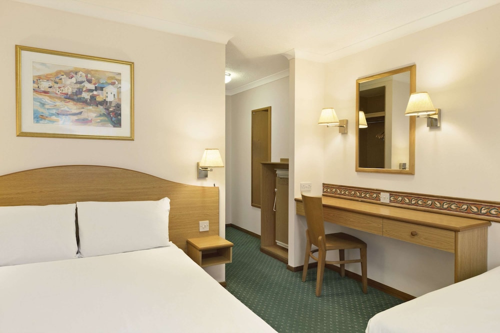 Room, 1 Double Bed, Non Smoking - Photo 2