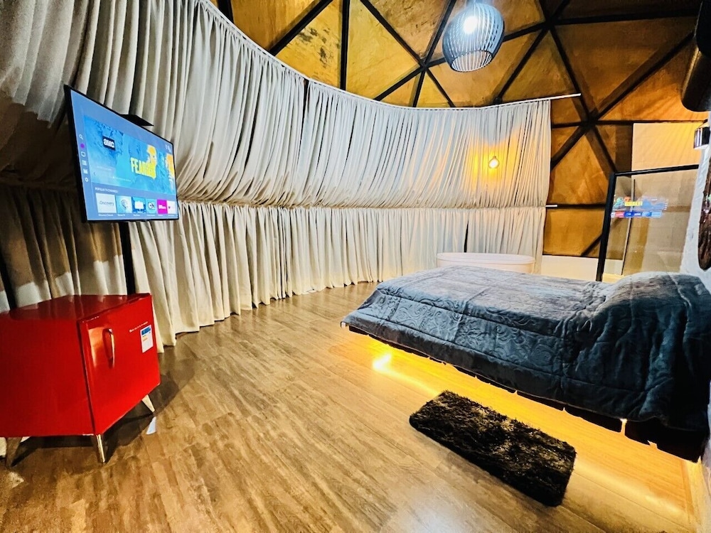 Panoramic Cabin, 1 Queen Bed photo 1