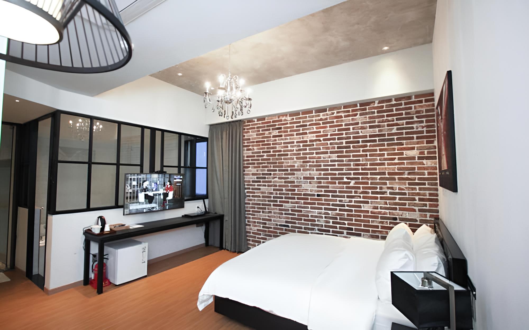 Room (Weekend Special Rate (Suite Room)) photo 2