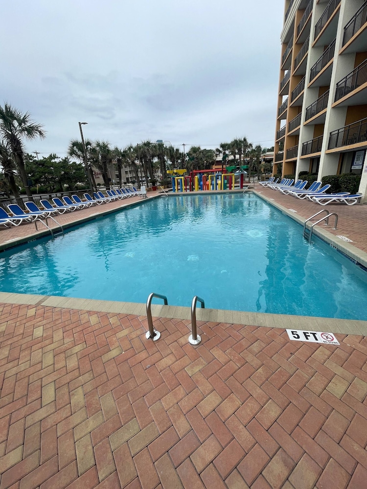 Stunning Oceanfront View! Heart Of The Golden Mile, Photo 17