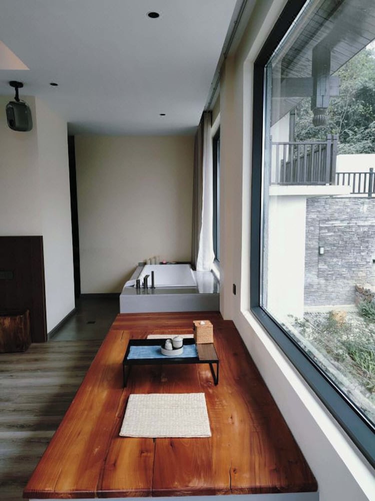 Panoramic Double Room, Hill View photo 2