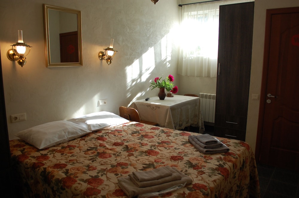 Standard Double Room photo 3