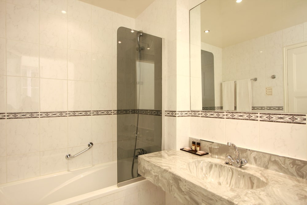 Triple Room, Non Smoking, Private Bathroom photo 3