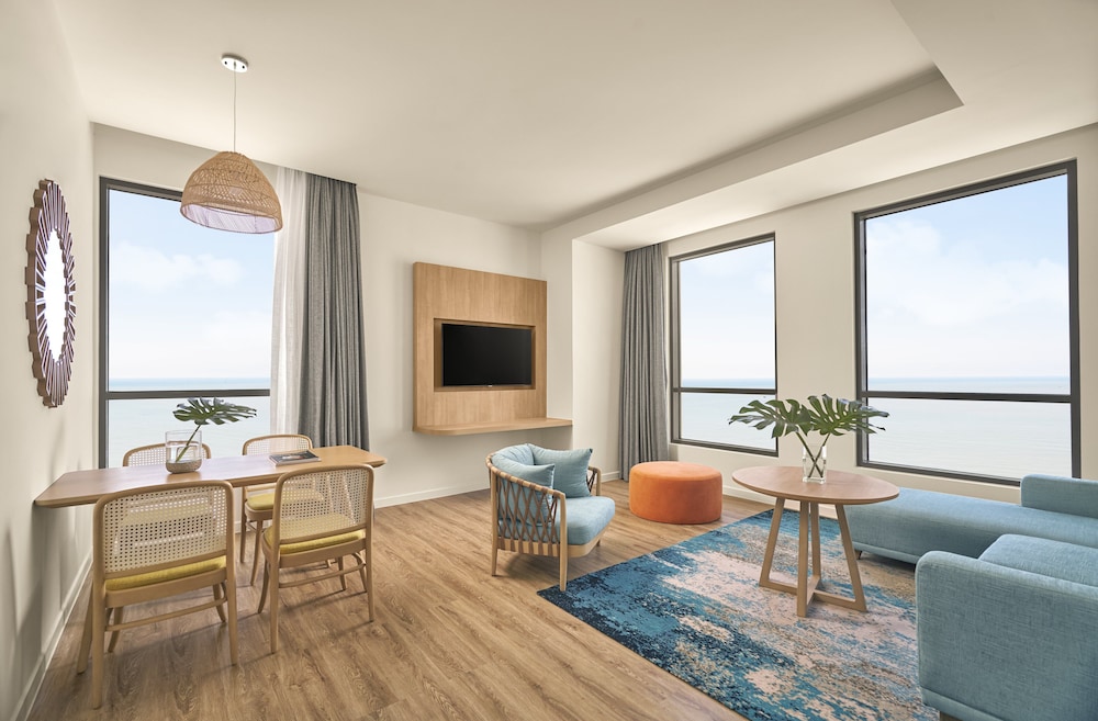 Suite, 2 Bedrooms, Smoking, Ocean View