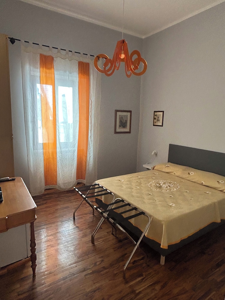 Classic Room, Courtyard View