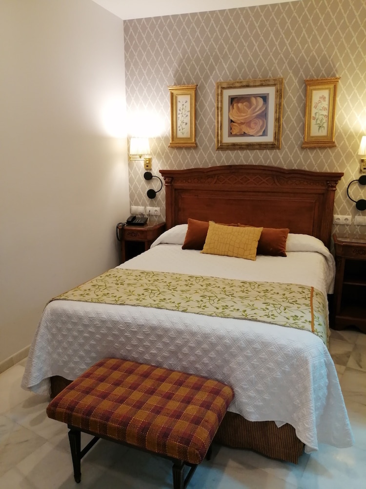 Double Room - Photo 6