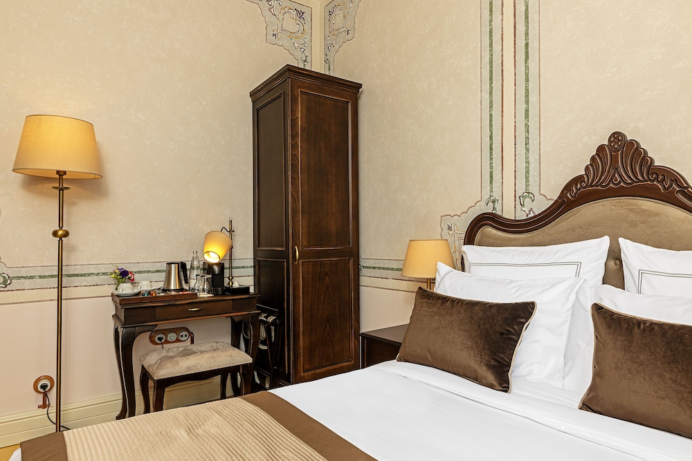 Deluxe Double Room with Galata Tower View photo 3