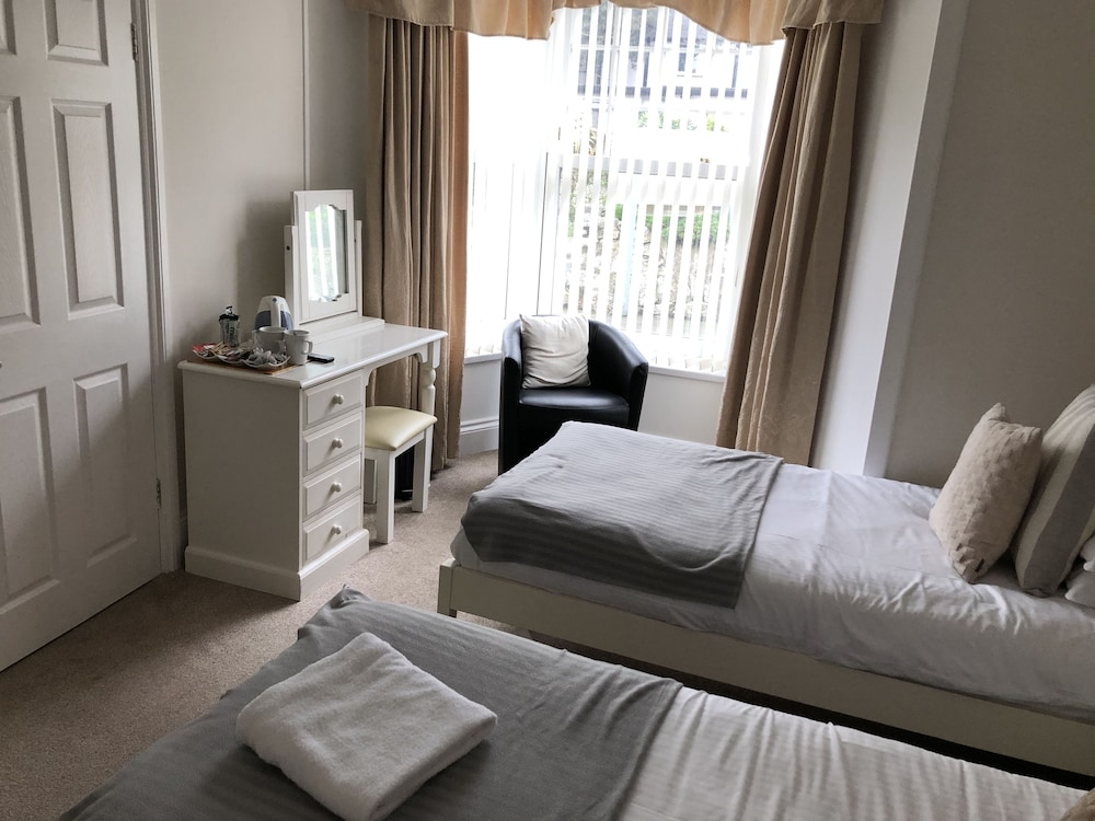 Classic Twin Room, Ground Floor photo 3