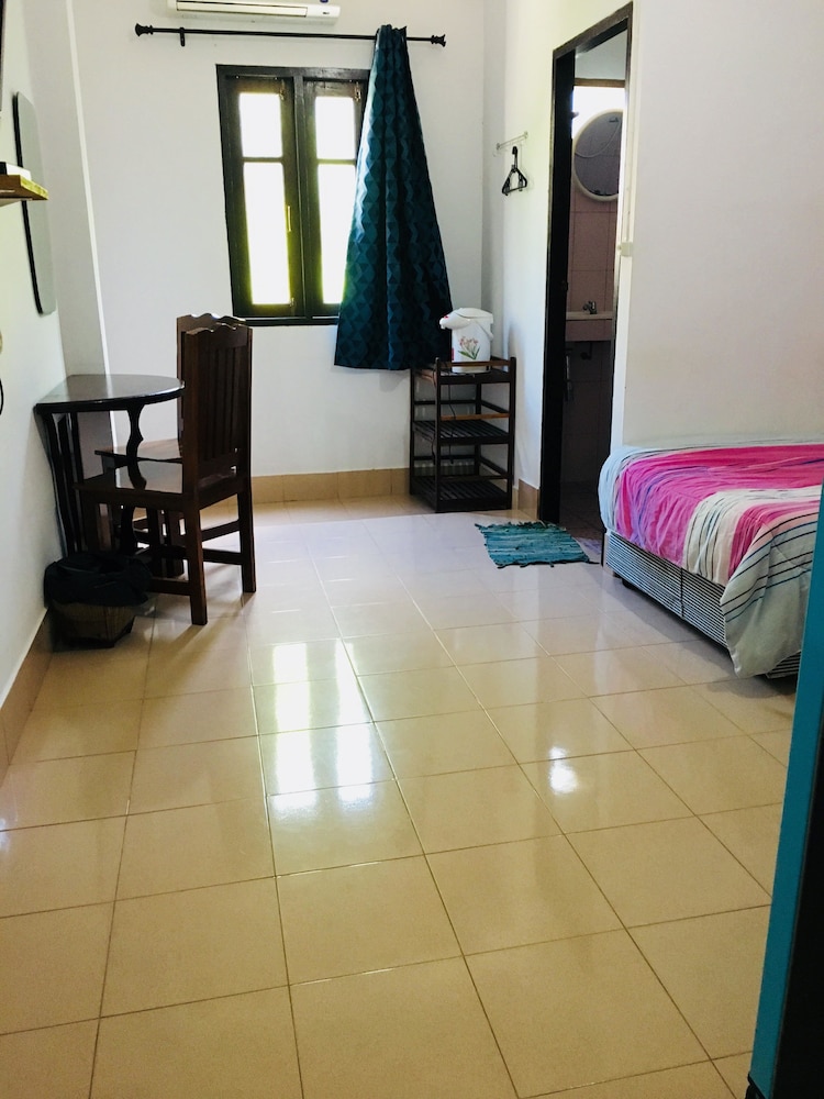 Standard Twin Room photo 2