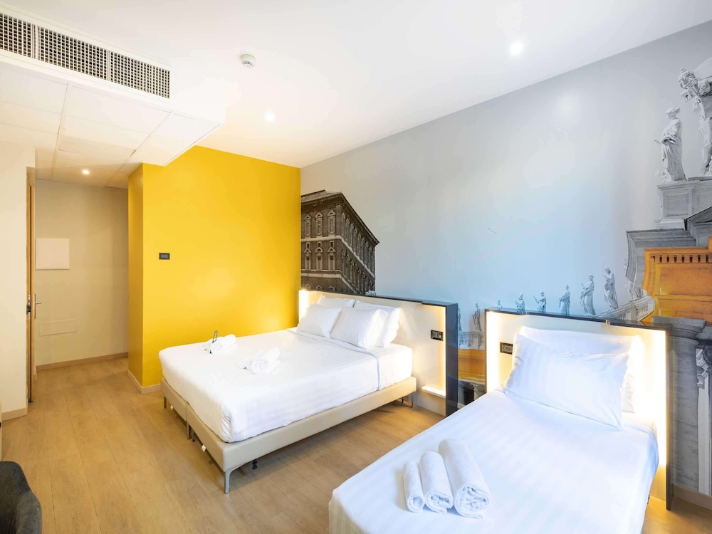 Standard Triple Room, Non Smoking thumbnail 5