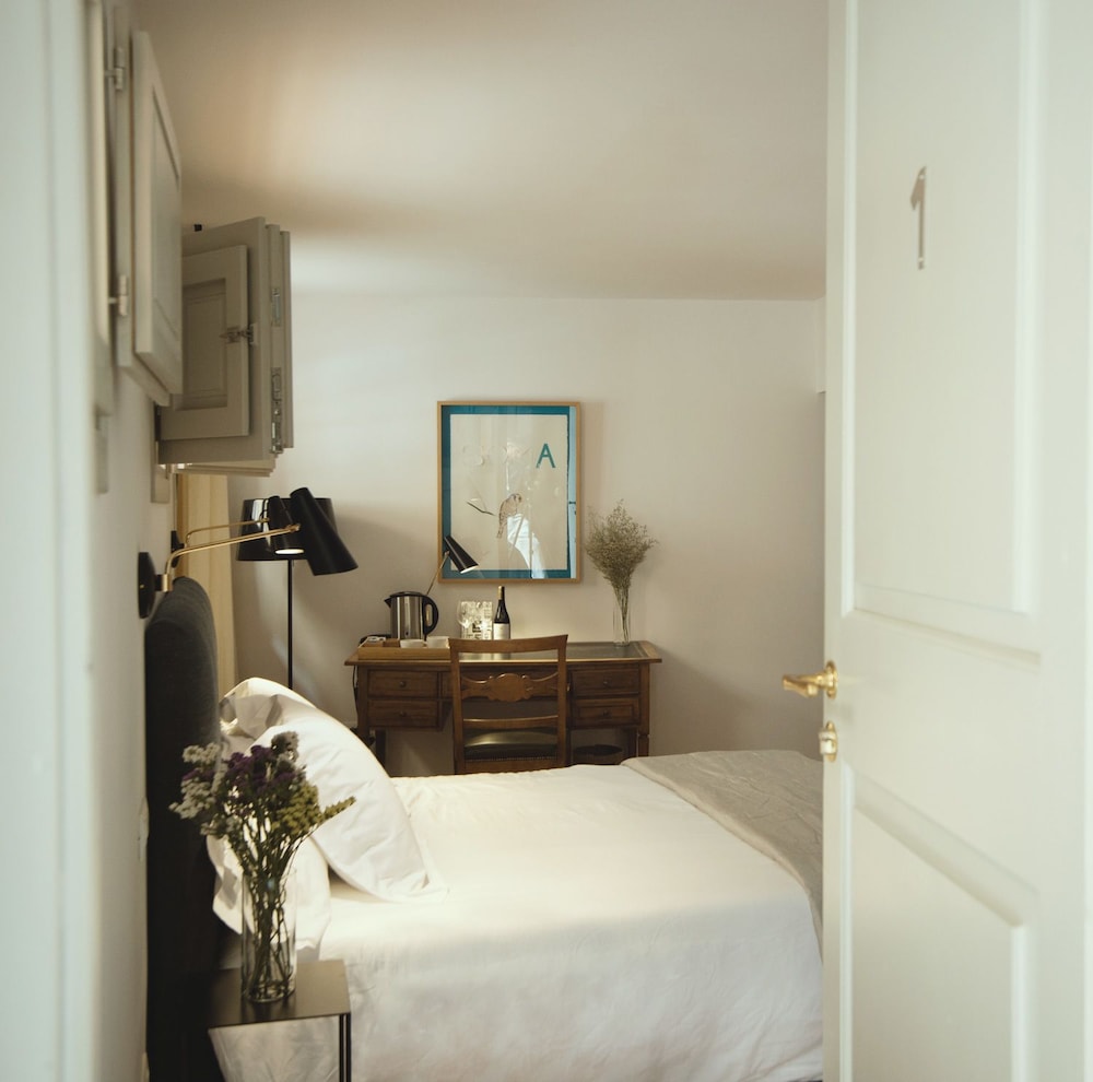 Double Room (1)