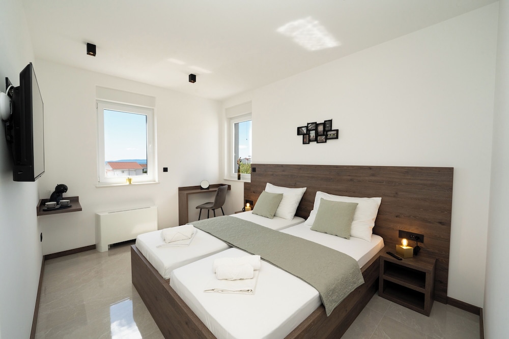 Superior Double Room, Balcony, Partial Sea View