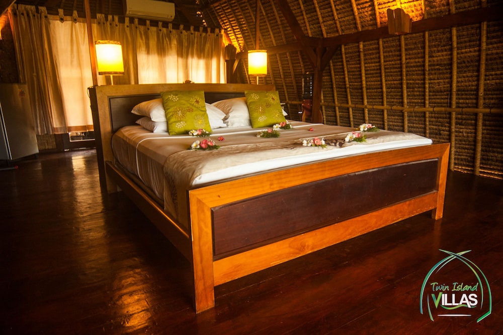 Traditional Tree House, Sea View