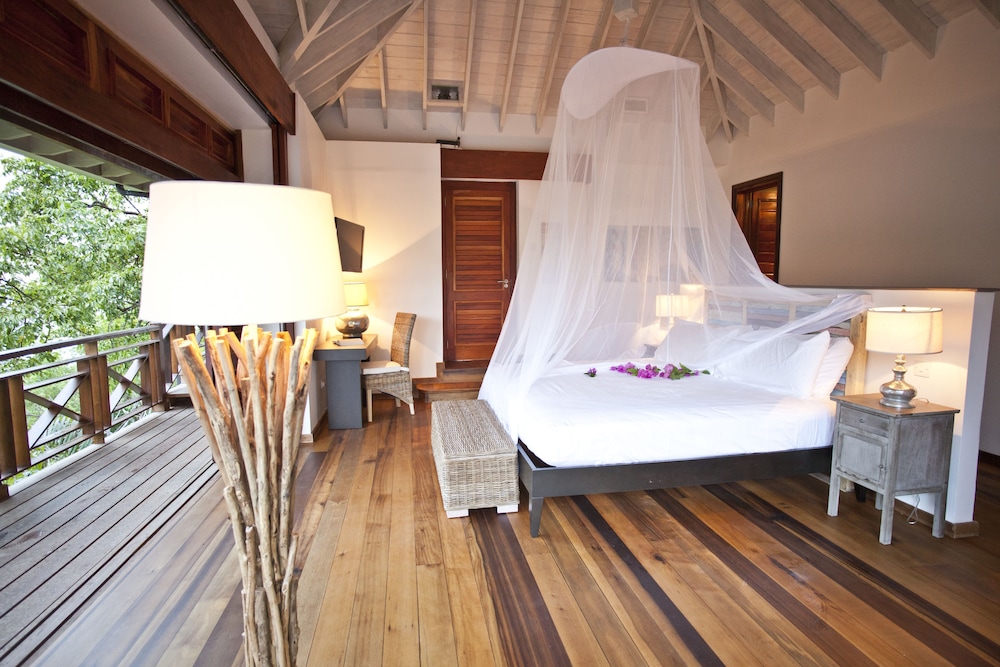 Luxury Villa, Multiple Bedrooms, Ocean View, Mountainside photo 1