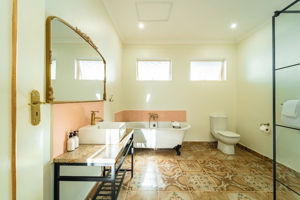 Exclusive Bungalow photo 3