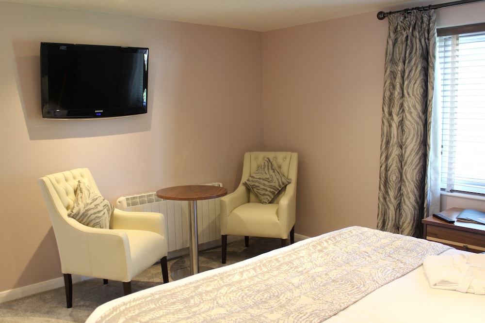 Rosewood Suite photo 2