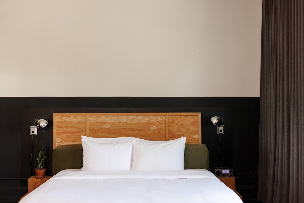 King Suite (Self Check-in) - Photo 1