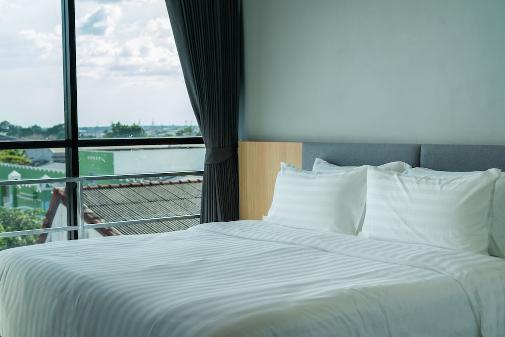 Deluxe Double Room - Photo 9