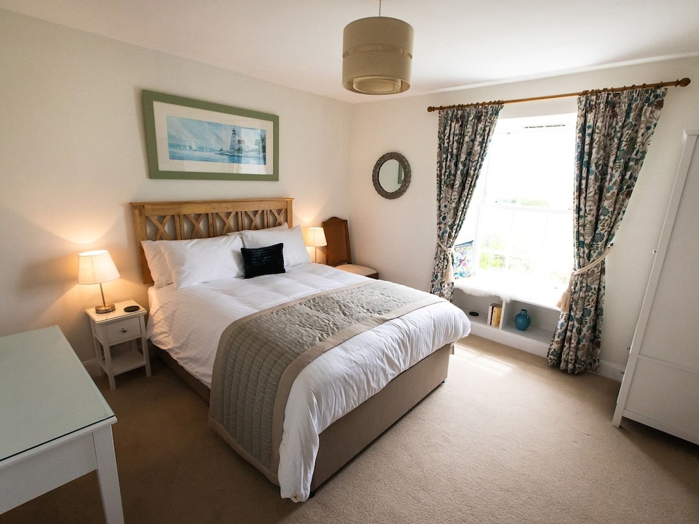 Luxury Double Room, Ensuite, Garden View (Lowarth)