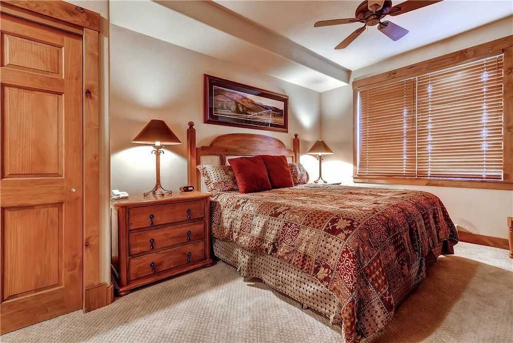 Condo, Multiple Beds (2305 Timberline Lodge, Trappeur's Cro) photo 1