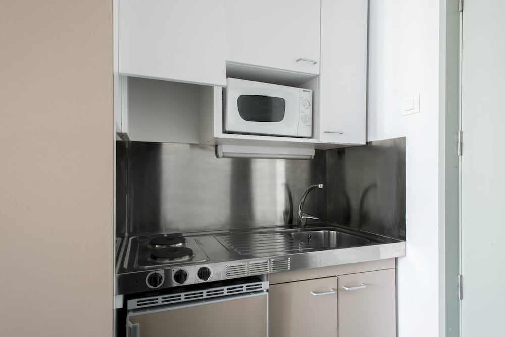 Basic Double Room, Kitchenette photo 3