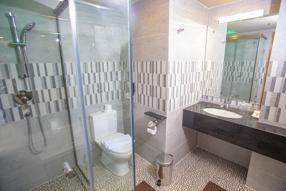 Premier Deluxe Room - Photo 15
