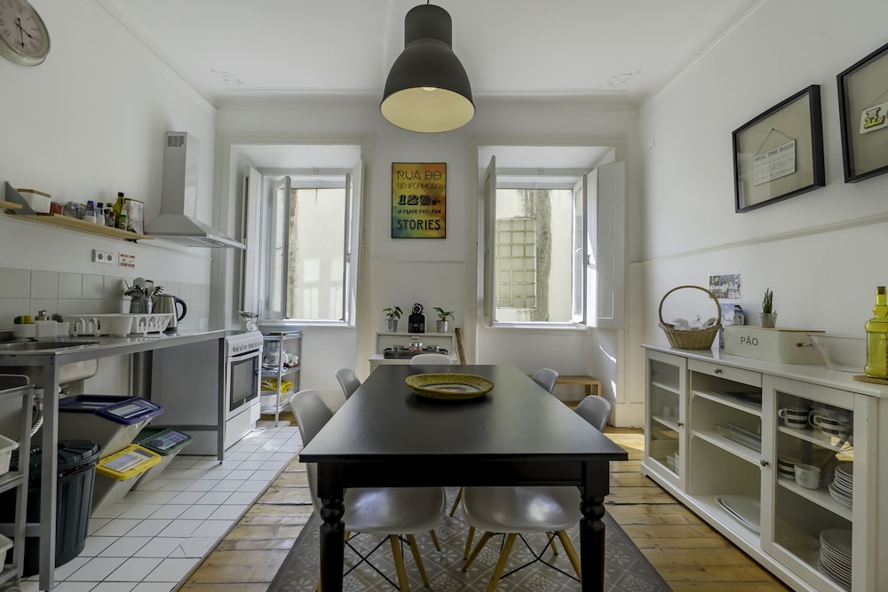Double Room, Shared Bathroom (Modern) - Photo 10
