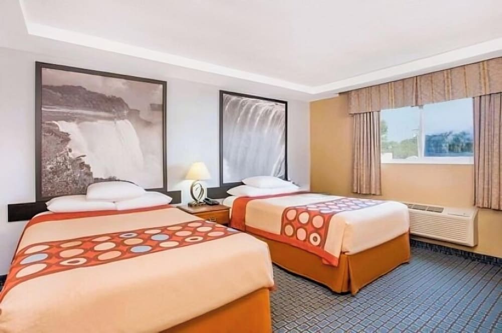 Standard Room, 2 Queen Beds, Non Smoking - Photo 2